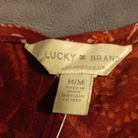 NWT. Lucky Brand Maroon Floral V-Neck Blouse - Picture 6 of 9